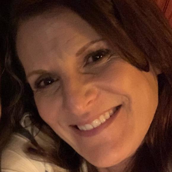 Meet your Posher, Stephanie - Picture 1 of 1